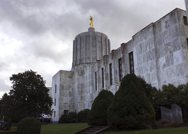 Oregon ends residency rule for medically assisted suicide